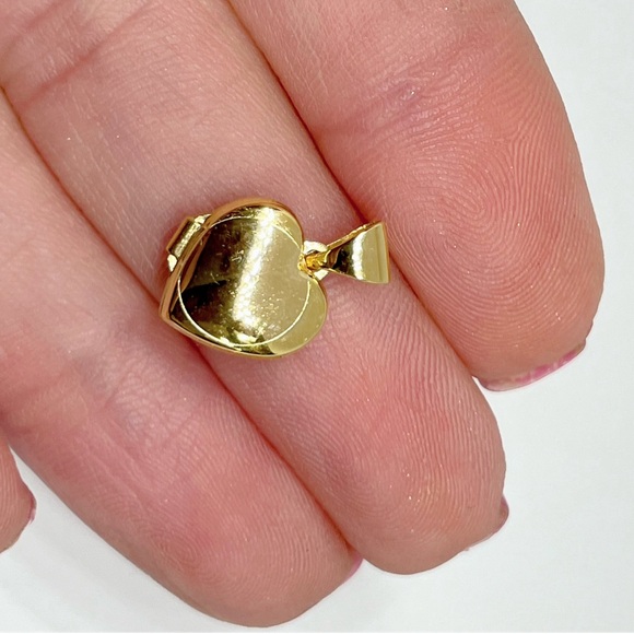 14k Polished Plain Heart Locket, size 15.8 x 10.3 mm - Picture 3 of 9